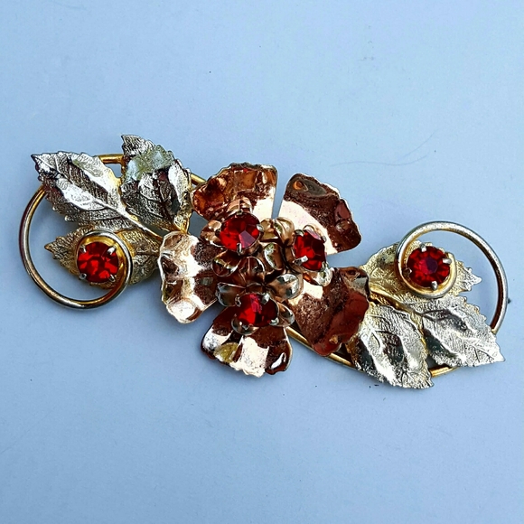 Vintage Sterling Floral Brooch w/Crimson Crystals - Picture 2 of 6
